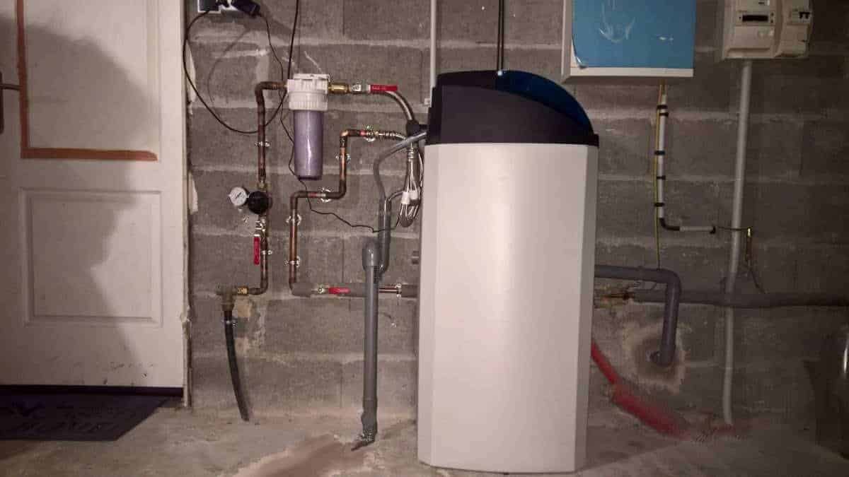 Adoucisseur d'eau Ecully : installation plomberie anti-calcaire